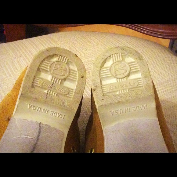 Vintage Brunswick Women’s Suede Bowling Shoes - Picture 6 of 6